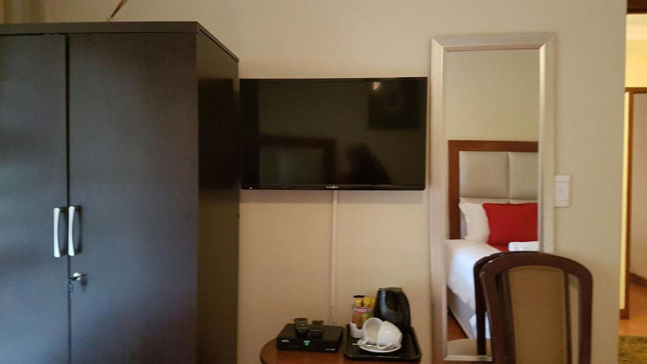 Lily White Guest House 逊邱伦 外观 照片